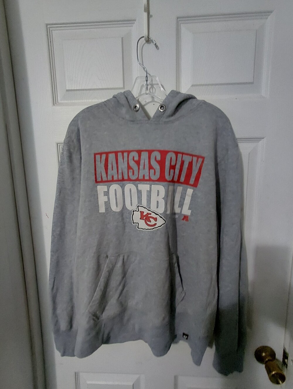 '47 Gray Hoodie with Black Label and Red Accent Chiefs - Picture 1 of 3